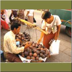 yangon-avocado-seller.jpg