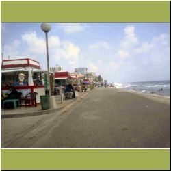 galle-face-food-stands.JPG